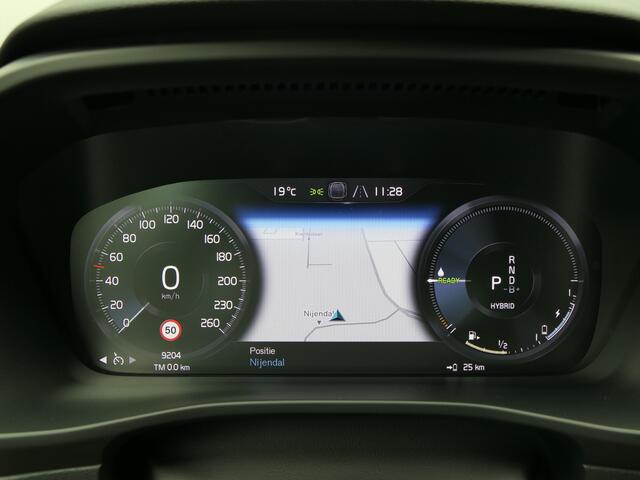 Volvo XC40 T4 Recharge Core Bright 12 MND garantie Keyless Entry / Draadloos telefoon opladen / Navi