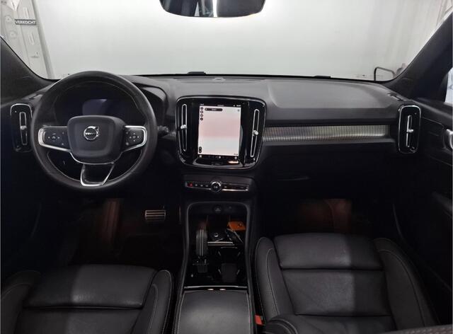 Volvo XC40 Recharge P8 AWD R-Design Trekhaak / Panoramadak / Camera