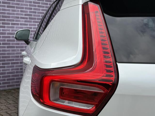 Volvo XC40 1.5 T4 Recharge Inscription Expression | LED | Trekhaak | Adaptieve cruise controle | Harman/Kardon | Camera | Lendesteun | Keyless | getint glas | stoel en stuur verwarming |