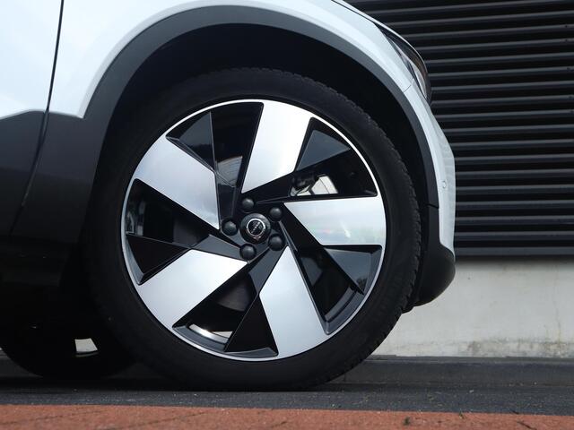 Volvo XC40 Recharge Ultimate 70 kWh | Pano/schuif/kantel dak | NAP | Cruise adaptief | Clima | Stuur/stoelverwarming | Multimedia | Stoelverstelling + memory |