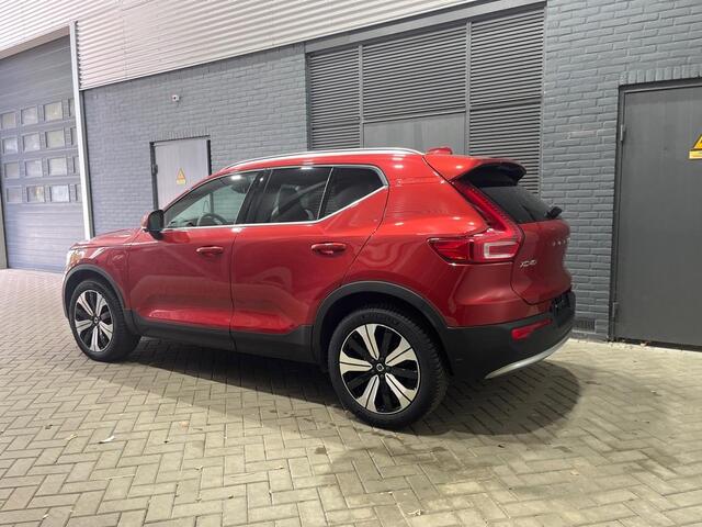Volvo XC40 T4 Plug-in hybrid Ultimate Bright | Leder | Panoramadak | ACC | 360° Camera | Stoel+Stuurverwarming