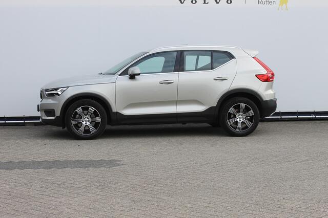 Volvo XC40 T4 190PK Automaat Inscription Panoramisch schuif-kanteldak / Stoelverwarming / Cruise control / Lederen bekleding / Parkersensoren voor en achter met parkeercamera