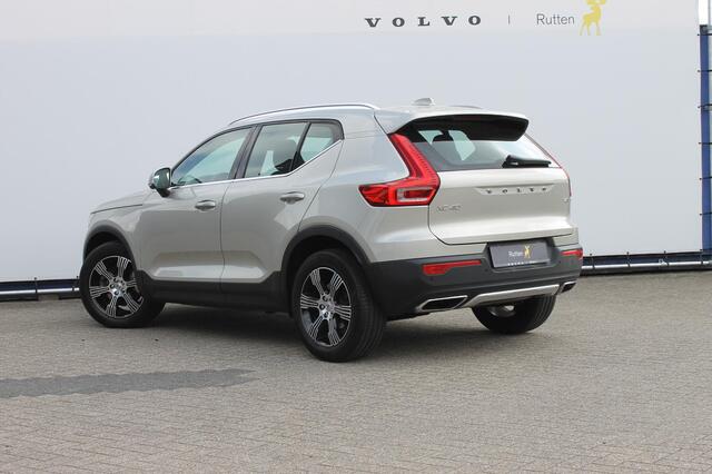 Volvo XC40 T4 190PK Automaat Inscription Panoramisch schuif-kanteldak / Stoelverwarming / Cruise control / Lederen bekleding / Parkersensoren voor en achter met parkeercamera