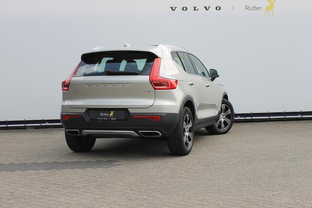 Volvo XC40 T4 190PK Automaat Inscription Panoramisch schuif-kanteldak / Stoelverwarming / Cruise control / Lederen bekleding / Parkersensoren voor en achter met parkeercamera