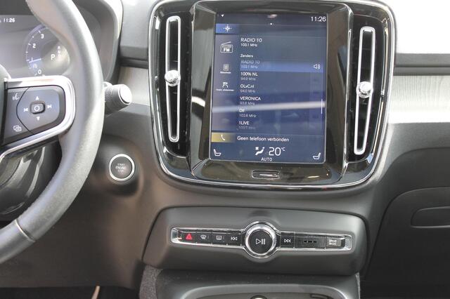 Volvo XC40 T4 190PK Automaat Inscription Panoramisch schuif-kanteldak / Stoelverwarming / Cruise control / Lederen bekleding / Parkersensoren voor en achter met parkeercamera