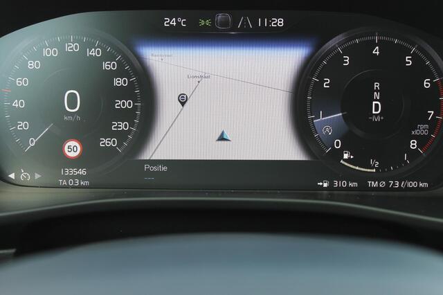 Volvo XC40 T4 190PK Automaat Inscription Panoramisch schuif-kanteldak / Stoelverwarming / Cruise control / Lederen bekleding / Parkersensoren voor en achter met parkeercamera
