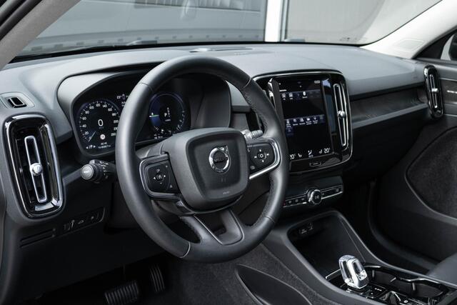 Volvo XC40 T5 Recharge Inscription | Panoramisch schuif-/kanteldak | Harman Kardon Premium Sound | 360 graden Camera | Lederen bekleding | Elektrisch verstelbare voorstoelen | 21 inch Lichtmetalen velgen | Standkachel |