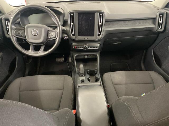 Volvo XC40 1.5 T2 Momentum Core | Trekhaak | Navigatie | Achteruitrijcamera | Cruise Control | Parkeersensoren voor en achter | Apple Carpl./Android Auto | LED verlichting