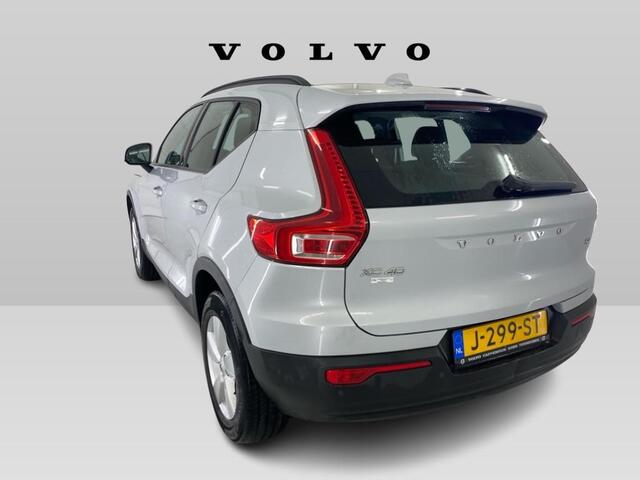 Volvo XC40 1.5 T2 Momentum Core | Trekhaak | Navigatie | Achteruitrijcamera | Cruise Control | Parkeersensoren voor en achter | Apple Carpl./Android Auto | LED verlichting