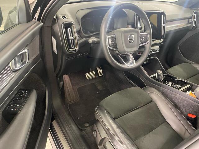 Volvo XC40 1.5 T4 Recharge R-Design | Adaptieve Cruise Control | Navigatie | Achteruitrijcamera | Parkeersensoren voor en achter | Verwarmde voorstoelen | Climate Control | Apple Carpl./Android Auto