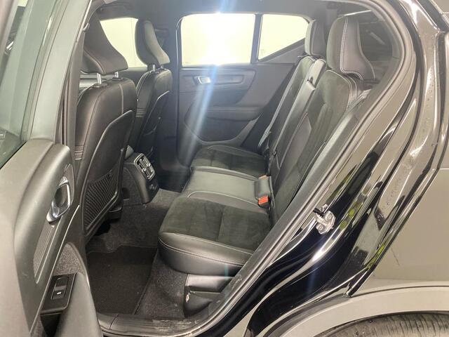 Volvo XC40 1.5 T4 Recharge R-Design | Adaptieve Cruise Control | Navigatie | Achteruitrijcamera | Parkeersensoren voor en achter | Verwarmde voorstoelen | Climate Control | Apple Carpl./Android Auto
