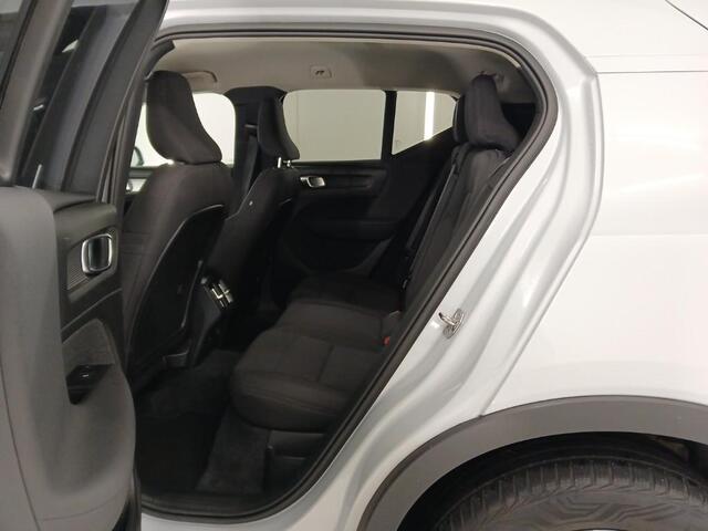 Volvo XC40 1.5 T2 Business Pro | Stoel en Stuurverwarming | Adaptieve Cruise Control | Dode Hoek Detectie | Parkeercamera | PDC V+A |