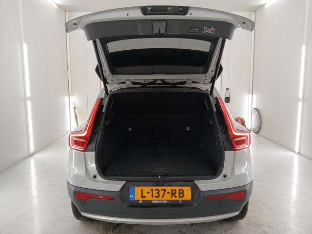 Volvo XC40 1.5 T2 Business Pro | Stoel en Stuurverwarming | Adaptieve Cruise Control | Dode Hoek Detectie | Parkeercamera | PDC V+A |