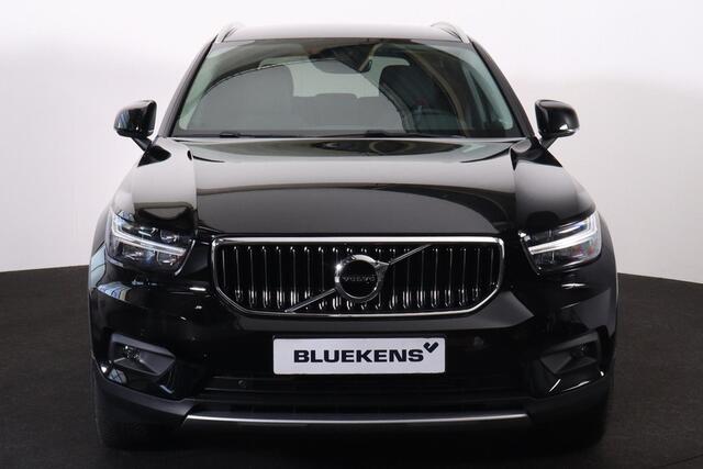 Volvo XC40 T4 Recharge Inscription Expression - IntelliSafe Assist - Adaptieve LED koplampen - Parkeercamera achter - Parkeersensoren voor & achter - High Performance audio - Extra getint glas - 18' LMV