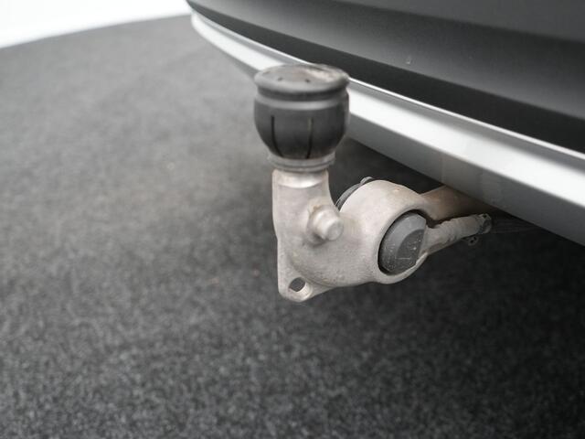Volvo XC40 T4 Recharge Inscription Plug In Hybrid 211pk Dealer O.H PHEV | Trekhaak Af Fabriek | Panodak | Adaptive Cruise | Camera | Lederen Sportstoelen Memory & Verwarmd | Harman Kardon | Pilot Assist | Apple Carplay | Virtual | DAB |
