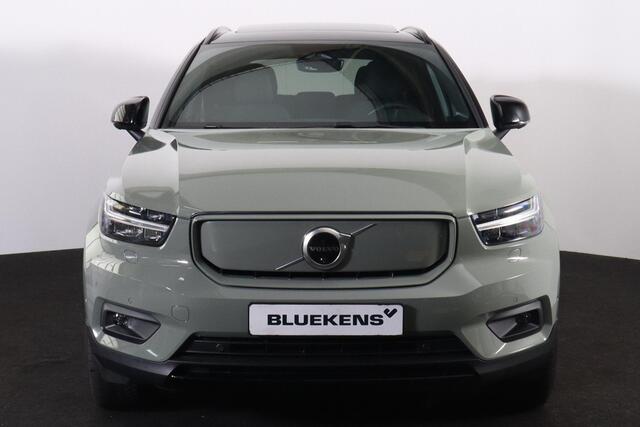 Volvo XC40 Recharge Pro - Panoramadak - Intellisafe Assist & Surround - 360º Camera - Elektrisch verstelbare voorstoelen - Harman Kardon Audio - Trekhaak wegklapbaar - Verwarmbare stoelen voor en achter - Verwarmbaar stuurwiel - Warmtepomp