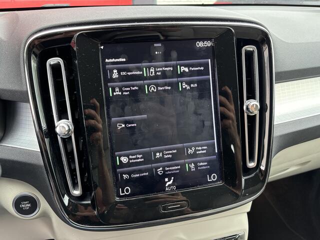 Volvo XC40 1.5 T3 Business Pro AUTOMAAT / TREKHAAK / FULL LED / KEYLESS / CAMERA / CARPLAY / NAVI / CLIMA / PDC / ACC / NL-AUTO