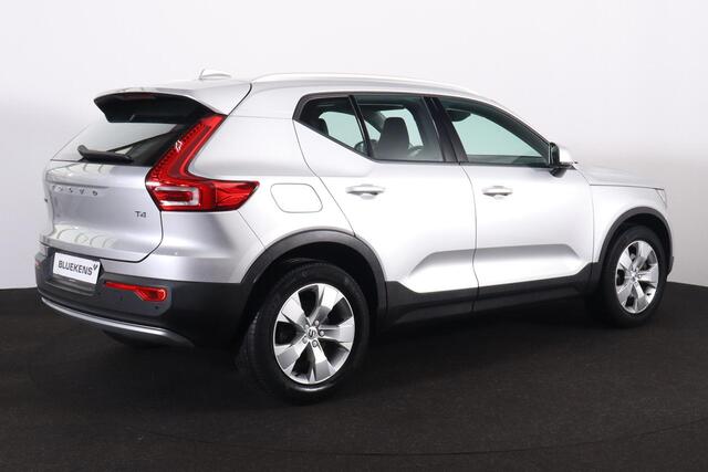 Volvo XC40 T4 Momentum - Parkeercamera achter - Verwarmde voorstoelen - Parkeersensoren voor & achter - 18' LMV