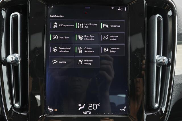 Volvo XC40 T4 Momentum - Parkeercamera achter - Verwarmde voorstoelen - Parkeersensoren voor & achter - 18' LMV