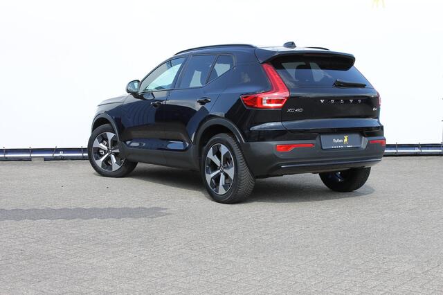 Volvo XC40 B4 211PK Automaat Ultimate Dark Panoramisch schuif-kanteldak / 360graden camera / Adaptieve cruise control / Google infotainment