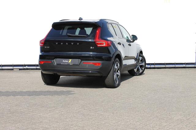 Volvo XC40 B4 211PK Automaat Ultimate Dark Panoramisch schuif-kanteldak / 360graden camera / Adaptieve cruise control / Google infotainment