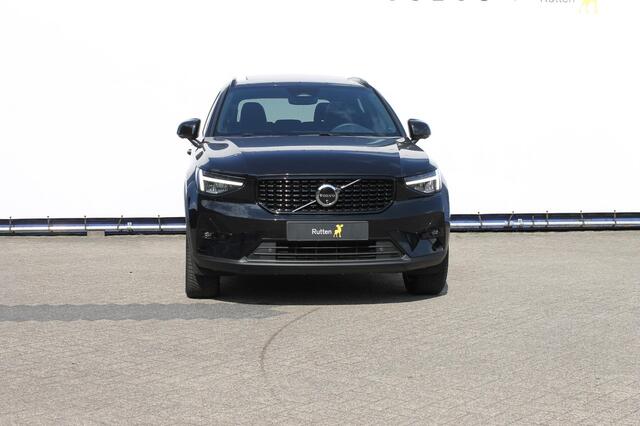 Volvo XC40 B4 211PK Automaat Ultimate Dark Panoramisch schuif-kanteldak / 360graden camera / Adaptieve cruise control / Google infotainment