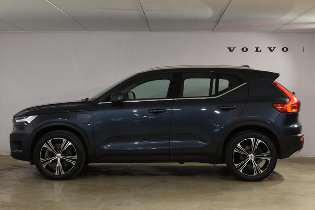 Volvo XC40 T4 211PK Automaat Inscription / Navigatie / Camera / Parkeersensoren / Adaptieve Cruise Control / Elektrische Achterklep / LM Velgen / Trekhaak /