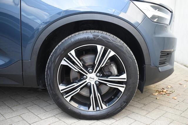 Volvo XC40 T4 211PK Automaat Inscription / Navigatie / Camera / Parkeersensoren / Adaptieve Cruise Control / Elektrische Achterklep / LM Velgen / Trekhaak /
