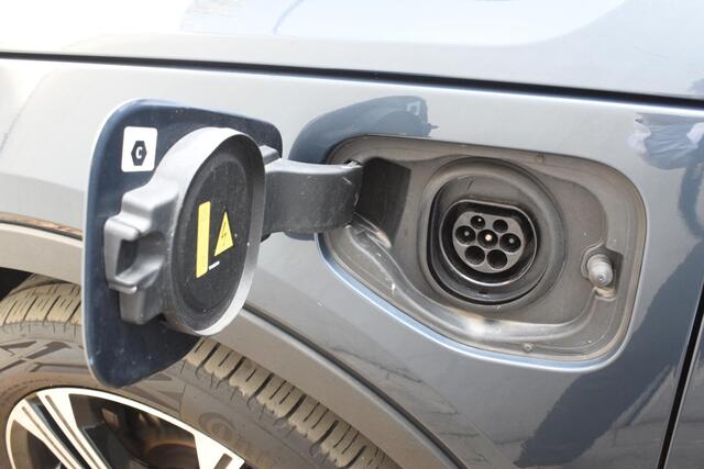 Volvo XC40 T4 211PK Automaat Inscription / Navigatie / Camera / Parkeersensoren / Adaptieve Cruise Control / Elektrische Achterklep / LM Velgen / Trekhaak /