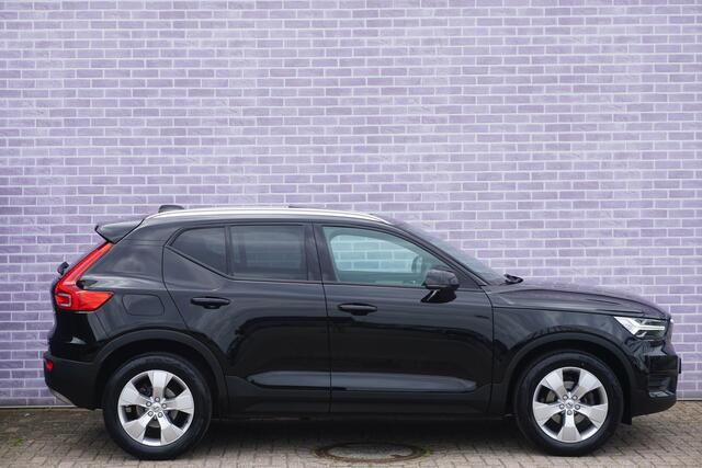 Volvo XC40 1.5 T3 Momentum Pro | Panorama-schuifdak | Camera | Harman Kardon | LED Koplampen | Zwarte Hemel |