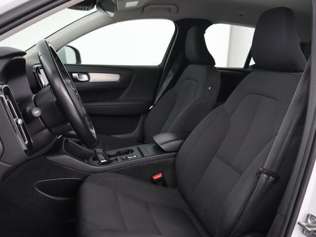 Volvo XC40 1.5 T2 Business Pro | Trekhaak | Stoel & stuurverwarming | Camera | Carplay | Navigatie | Adaptive cruise | Keyless | Climate control