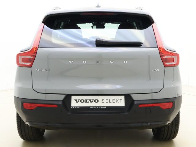 Volvo XC40 B4 211pk Plus Dark / Harman&Kardon / El. Trekhaak / El. Stoelen / Stoel + Stuurw. Verwarming / BLIS / ACC / PDC + CAM / Verw. Voorruit /