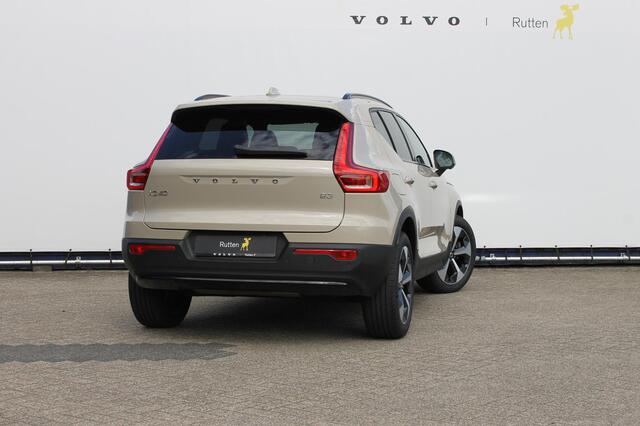 Volvo XC40 B3 177PK Automaat Plus Dark Google infotainment / Draadloos telefoon opladen / Elektrisch bedienbare bestuurdersstoel met geheugen / Adaptieve Cruise Control / Parkeersensoren voor en achter met 360 graden camera