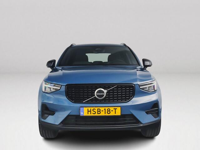 Volvo XC40 B4 Plus Dark | Parkeercamera | Stoel- en Stuurverwarming | Harman Kardon | Trekhaak
