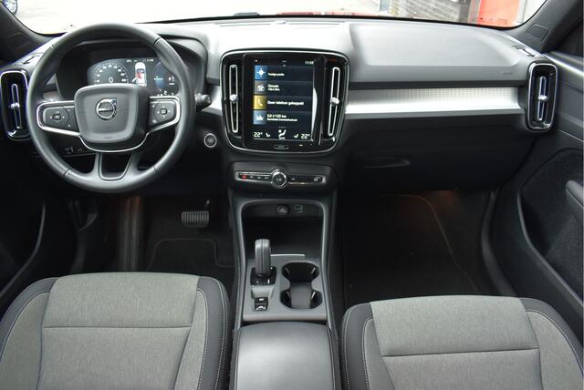 Volvo XC40 1.5 T4 Recharge R-Design Expression Cruise, Camera, Stuur/Stoel verwarming, Elek. achterklep, Carplay