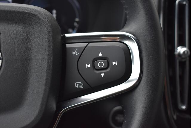 Volvo XC40 1.5 T4 Recharge R-Design Expression Cruise, Camera, Stuur/Stoel verwarming, Elek. achterklep, Carplay