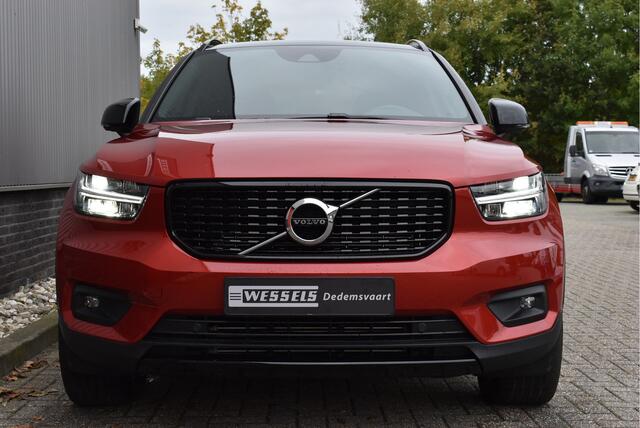 Volvo XC40 1.5 T4 Recharge R-Design Expression Cruise, Camera, Stuur/Stoel verwarming, Elek. achterklep, Carplay