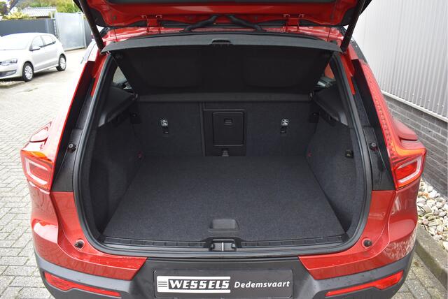 Volvo XC40 1.5 T4 Recharge R-Design Expression Cruise, Camera, Stuur/Stoel verwarming, Elek. achterklep, Carplay