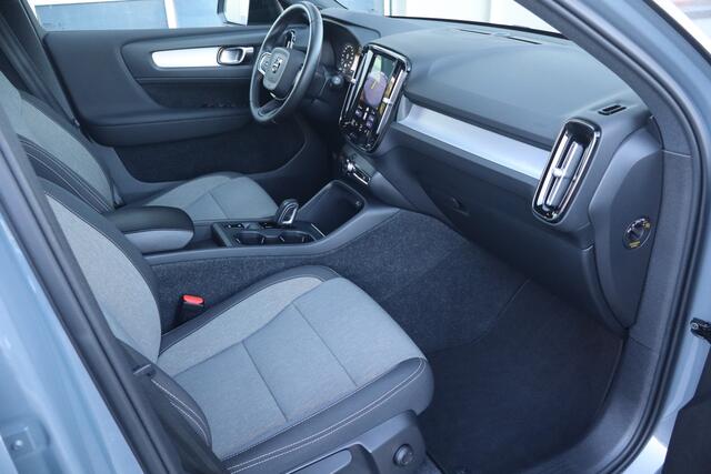 Volvo XC40 1.5 T5 Recharge R-Design Expression - NL- Auto!! Camera I Adap Cruise I Stoelverw