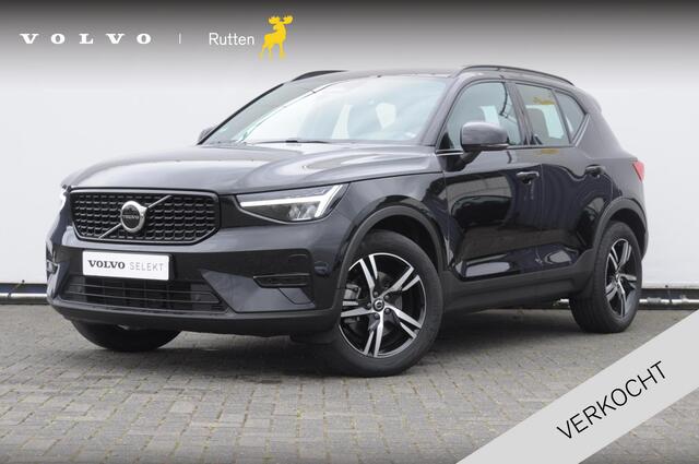 Volvo XC40 B4 211PK Automaat Plus Dark / Adaptieve cruise control / Keyless entry / Elektrische stoelen / Trekhaak / Elektrische achterklep / Stoel en stuurwielverwarming / Harman kardon audio / BLIS /