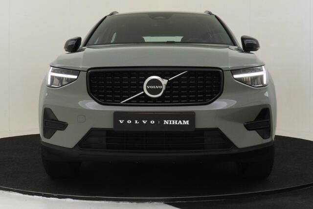 Volvo XC40 B4 (M-HYBRID) PLUS DARK -CAMERA|ADAP.CRUISE|VERW.VOORRUIT|TREKHAAK|HARMAN/KARDON|19"
