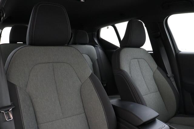 Volvo XC40 B4 (M-HYBRID) PLUS DARK -CAMERA|ADAP.CRUISE|VERW.VOORRUIT|TREKHAAK|HARMAN/KARDON|19"