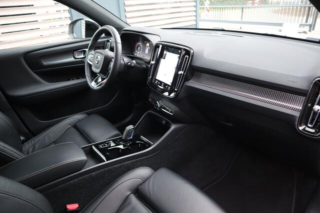 Volvo XC40 1.5 T5 Recharge R-Design 262 PK. Panoramadak Leder 360°Camera Trekhaak Harman/Kardon Etc. Etc.