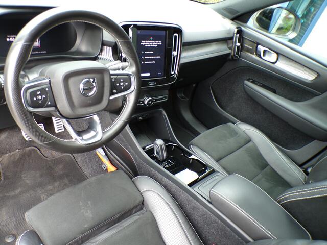 Volvo XC40 Recharge P8 AWD R-Design, SOH 93% / Trekhaak / Harman Kardon / Elektr. Schuifdak / Carplay + Android auto / Keyless / Camera 360 + Sensoren / 20'' LMV