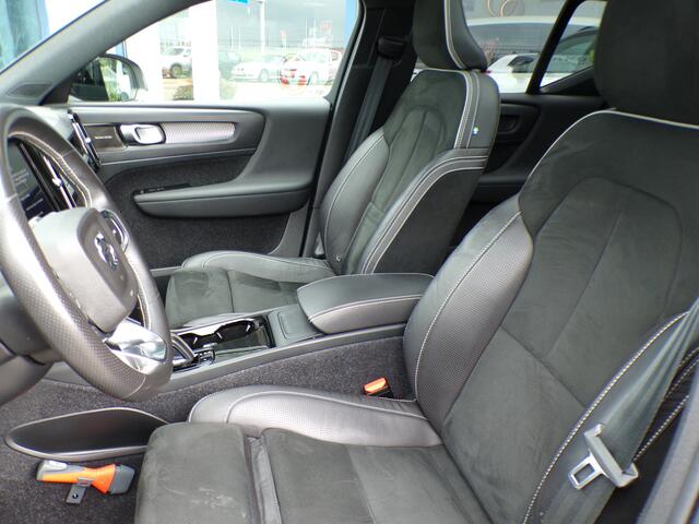Volvo XC40 Recharge P8 AWD R-Design, SOH 93% / Trekhaak / Harman Kardon / Elektr. Schuifdak / Carplay + Android auto / Keyless / Camera 360 + Sensoren / 20'' LMV