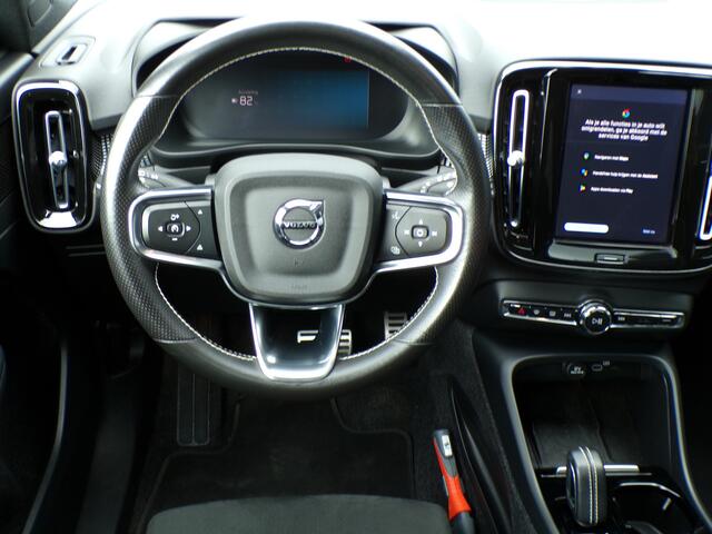 Volvo XC40 Recharge P8 AWD R-Design, SOH 93% / Trekhaak / Harman Kardon / Elektr. Schuifdak / Carplay + Android auto / Keyless / Camera 360 + Sensoren / 20'' LMV
