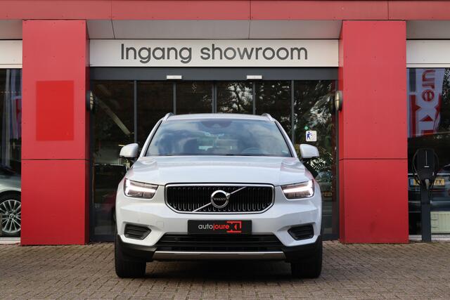 Volvo XC40 1.5 T2 Momentum Business | Origineel NL | Dealer Onderhouden | Camera | Trekhaak | ACC | Navigatie |