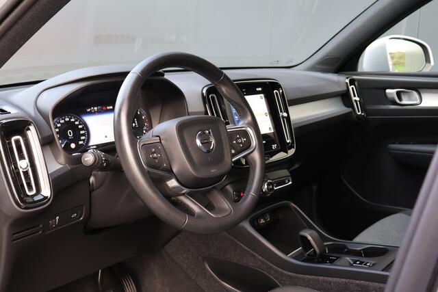 Volvo XC40 1.5 T2 Momentum Business | Origineel NL | Dealer Onderhouden | Camera | Trekhaak | ACC | Navigatie |