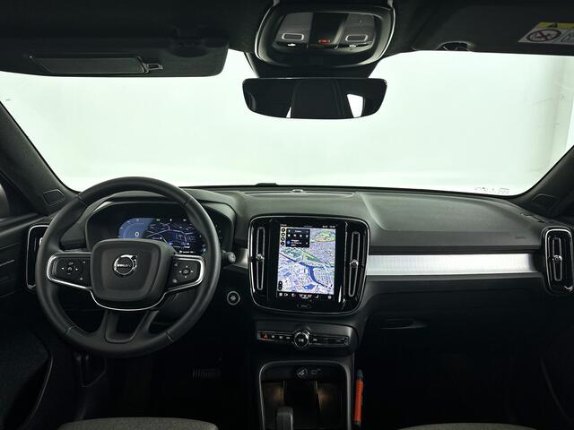 Volvo XC40 B4 Plus Dark | Parkeercamera | Stoel- en Stuurverwarming | Harman Kardon | Trekhaak