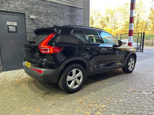 Volvo XC40 T2 Momentum | Stoel+Stuurverwarming | Camera | Apple Carplay | DAB | Elektrische Achterklep